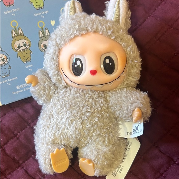 The Monsters Exciting Macaron Plush Toy - Cream! Lafufu! Box included! - Picture 3 of 5